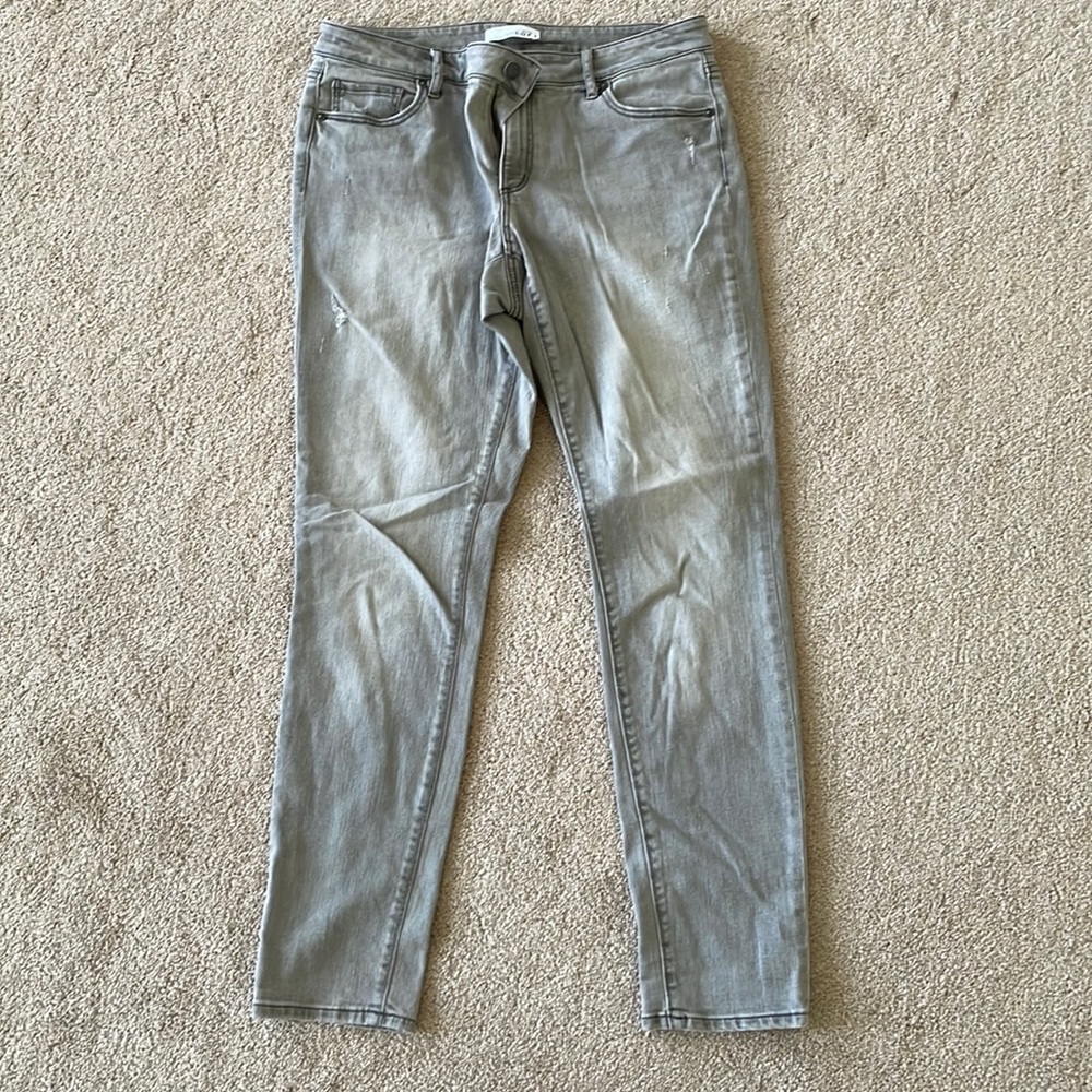 Gray denim, curvy skinny